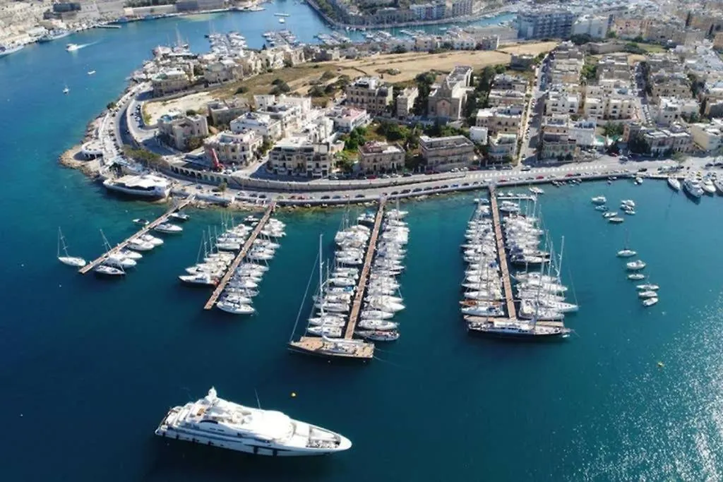 Modern 3Br Home With Stunning Marina View In Pieta By 360 Estates