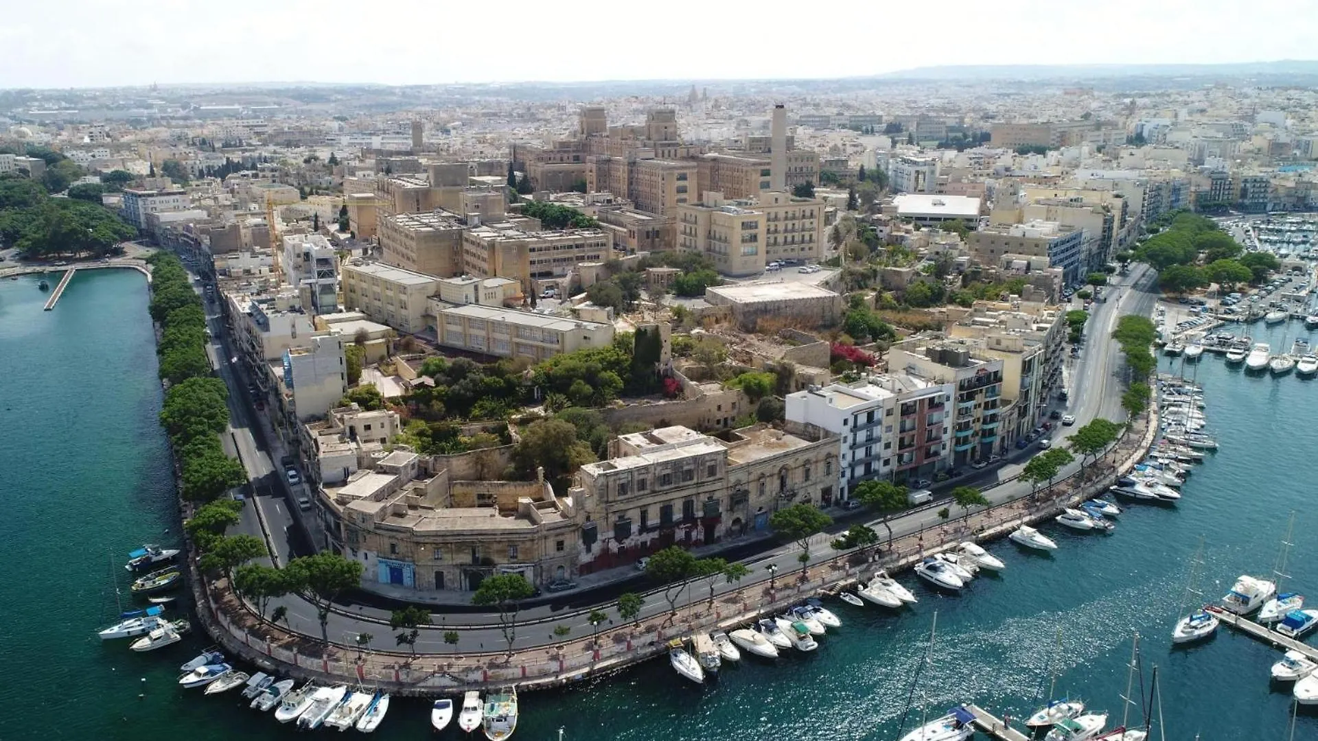 Modern 3Br Home With Stunning Marina View In Pieta By 360 Estates Apartment